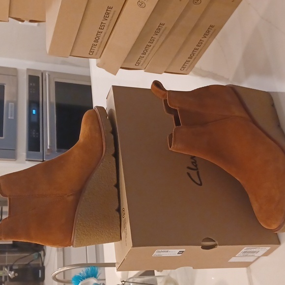 New Clarks Clarkford Top Women's Dark Tan Suede Wedge Heels Closed Toe Pull On - Picture 1 of 15